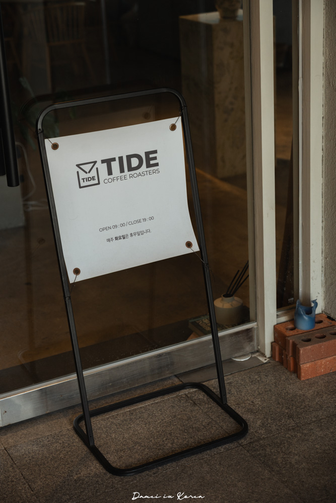 釜山海雲台海景咖啡廳「TIDE COFFEE ROASTERS」搭完膠囊列車必訪的質感咖啡店 - 第3張圖