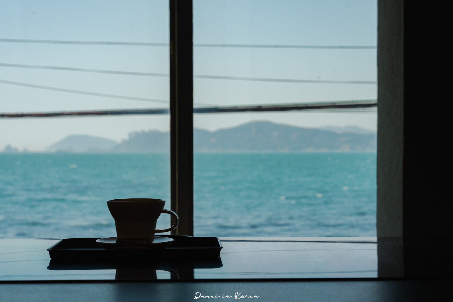 釜山海雲台海景咖啡廳「TIDE COFFEE ROASTERS」搭完膠囊列車必訪的質感咖啡店 - 第18張圖