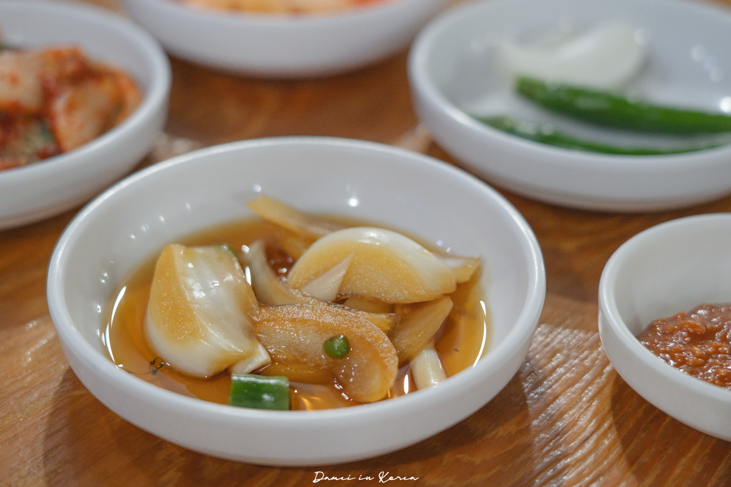 濟州島豬肉湯麵推薦!濟州漢拏麵館제주한라국수-只有在地人的西歸浦豬肉湯麵店,必點特色白切肉 - 第6張圖
