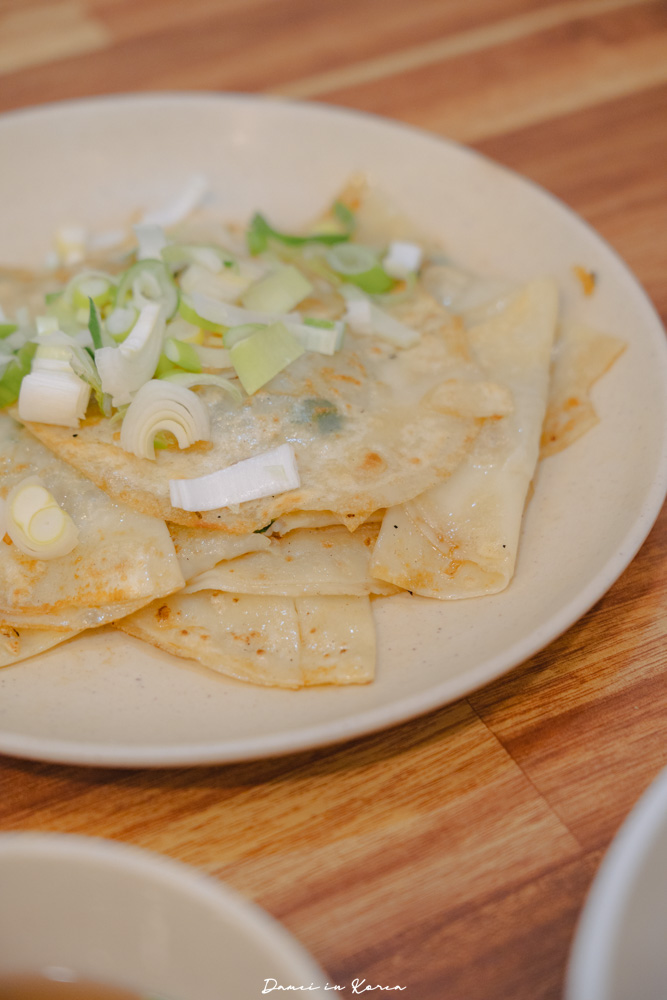 大邱美食推薦!美城堂薄餃子,在地60年的傳統滋味,必點獨特Q麵 - 第7張圖