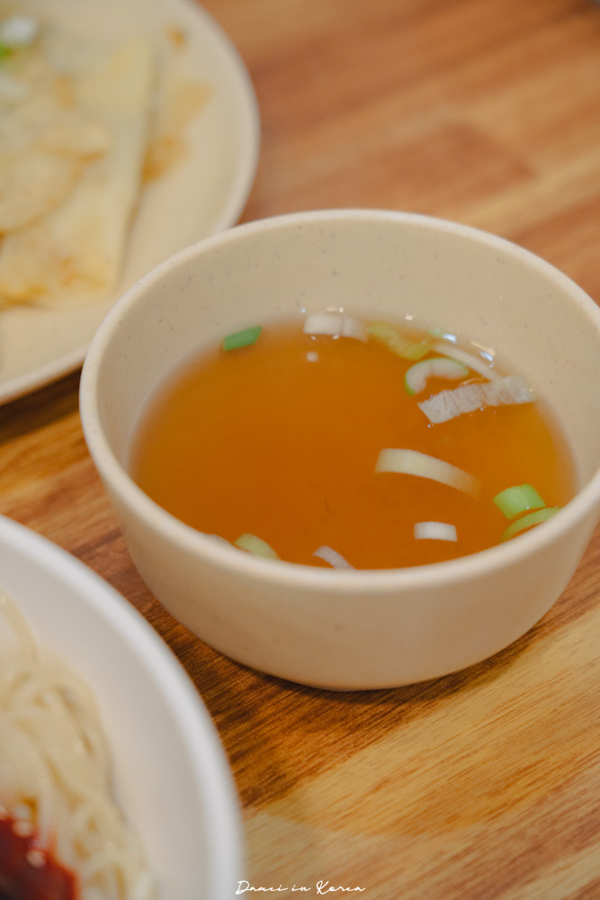 大邱美食推薦!美城堂薄餃子,在地60年的傳統滋味,必點獨特Q麵 - 第13張圖