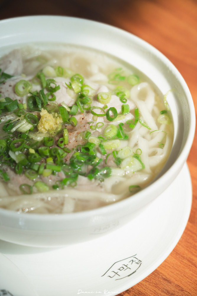 釜山必吃!나막집Namakzip-招牌蔥油豬肉湯麵,讓人愛不釋手的滋味 - 第11張圖