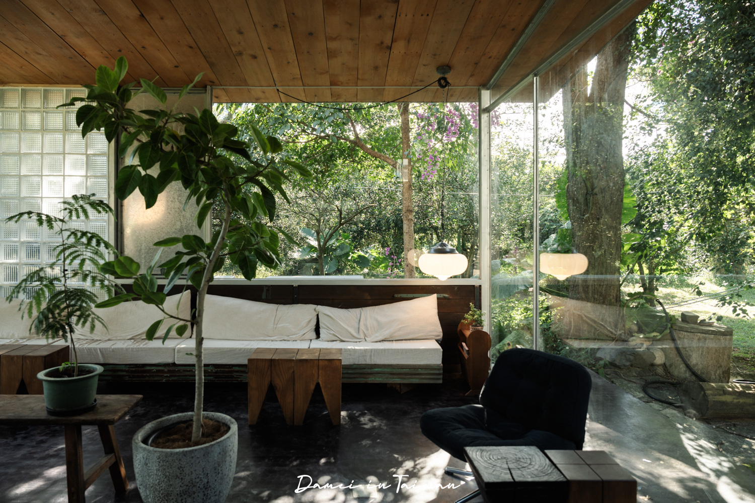 新竹關西咖啡廳推薦！Fudu cafe’福杜咖啡-藏在橘子園裡的質感咖啡廳，招牌是冰橙美式