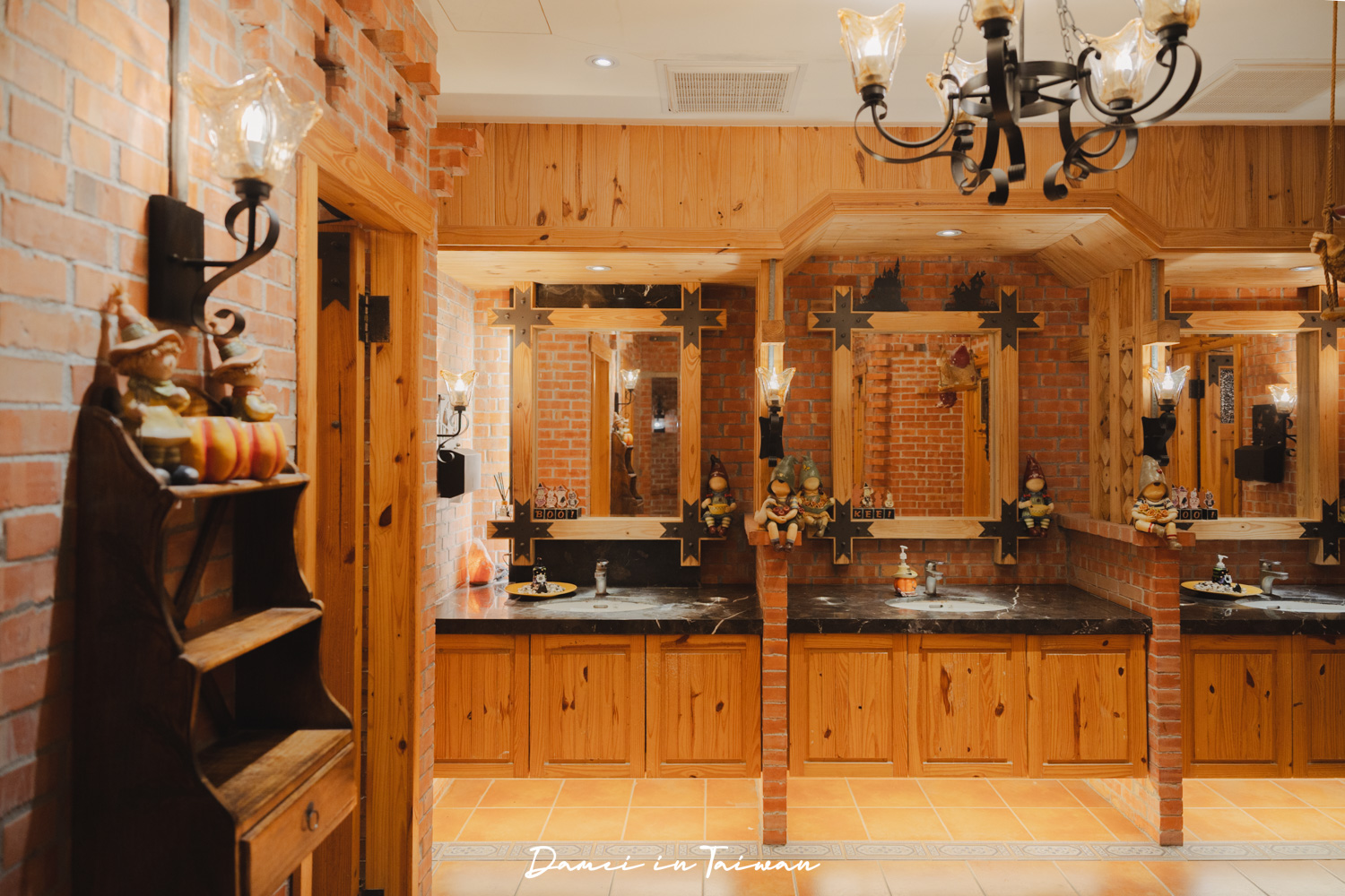 台中勤美美食推薦!南瓜屋魔女露露的廚房-平價大份量的聚餐餐廳,空間又超好拍 - 第19張圖 台中勤美美食推薦!南瓜屋魔女露露的廚房-平價大份量的聚餐餐廳,空間又超好拍