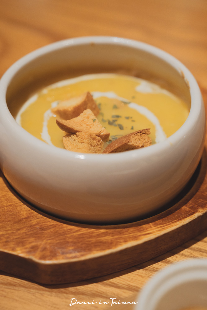 台中勤美美食推薦!南瓜屋魔女露露的廚房-平價大份量的聚餐餐廳,空間又超好拍 - 第45張圖 台中勤美美食推薦!南瓜屋魔女露露的廚房-平價大份量的聚餐餐廳,空間又超好拍