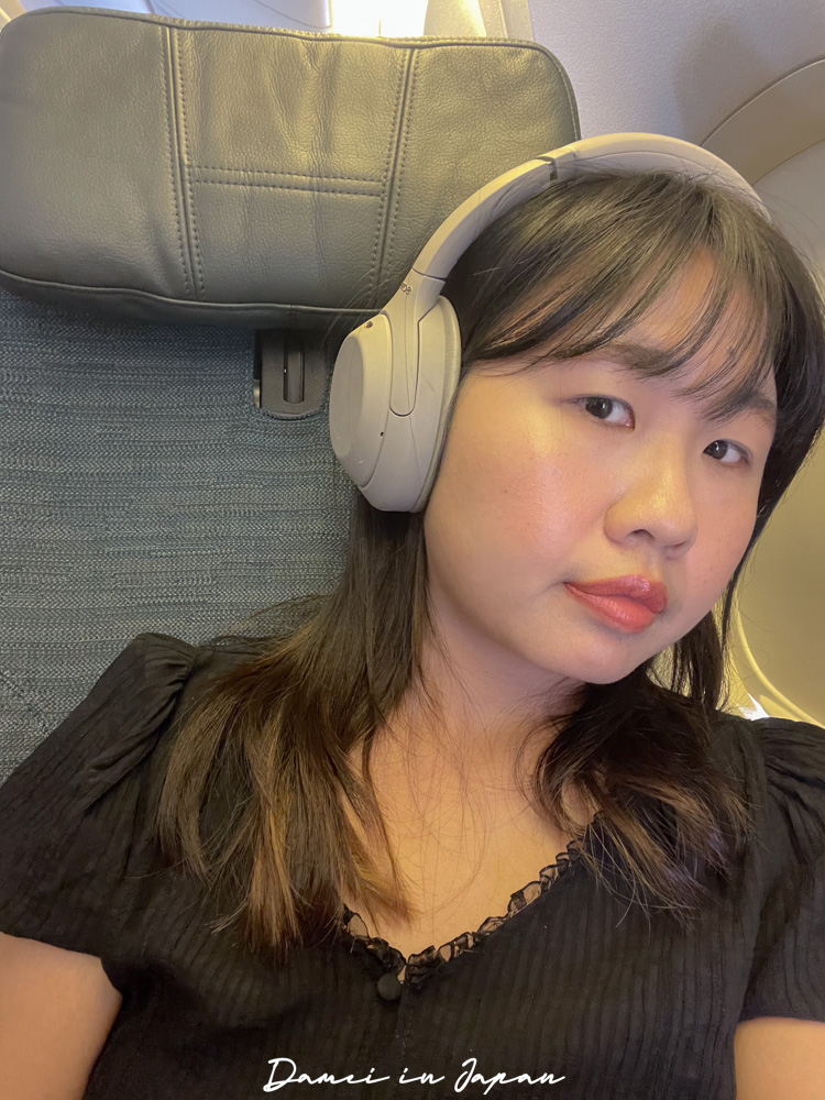 國泰航空CX564、CX565 波音777-300『台北-大阪』商務艙、經濟艙座位與餐點開箱 - 第24張圖 國泰航空CX564、CX565 波音777-300『台北-大阪』商務艙、經濟艙座位與餐點開箱