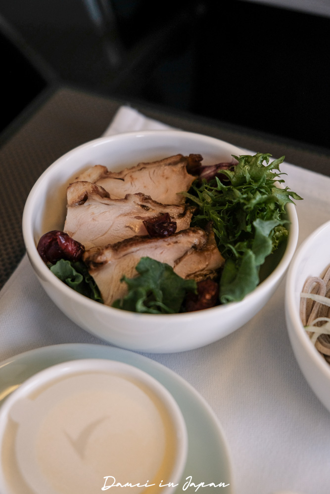 國泰航空CX564、CX565 波音777-300『台北-大阪』商務艙、經濟艙座位與餐點開箱 - 第16張圖 國泰航空CX564、CX565 波音777-300『台北-大阪』商務艙、經濟艙座位與餐點開箱