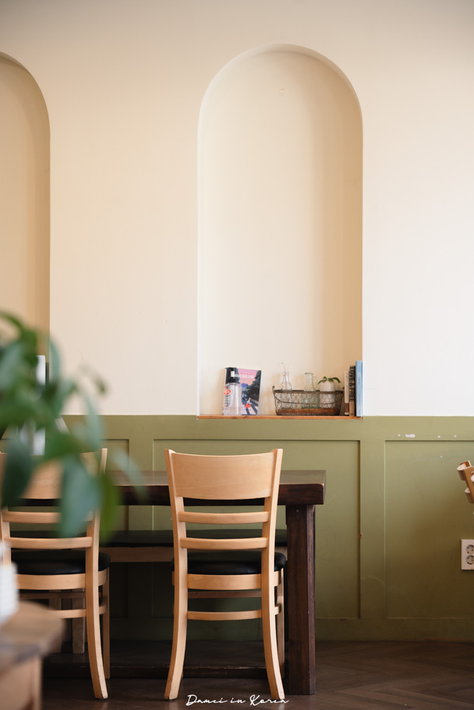 濟州機場美食推薦！DOTOREE Kitchen橡子廚房-青橘蕎麥冷麵配上特製豆皮壽司，連韓國人也力推的熱門餐廳