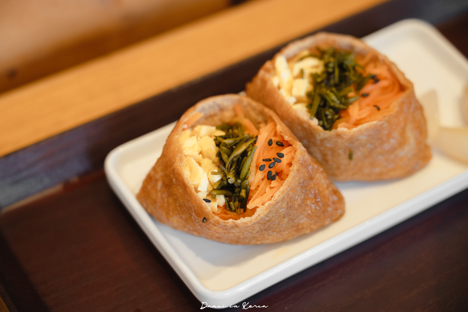 濟州機場美食推薦！DOTOREE Kitchen橡子廚房-青橘蕎麥冷麵配上特製豆皮壽司，連韓國人也力推的熱門餐廳