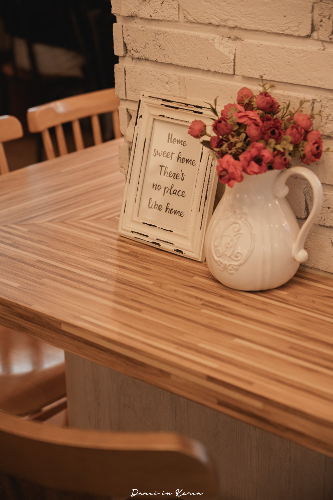 釜山南浦咖啡廳推薦!Top floor탑플로어-草莓鮮奶油蛋糕清爽不膩口，法式風格空間又好拍照