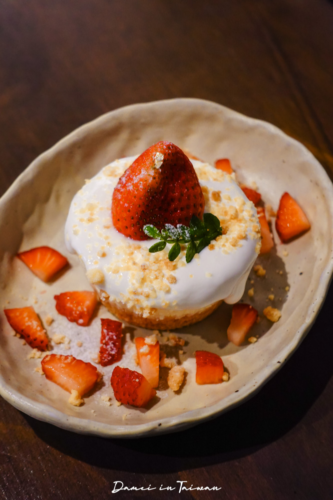 台北車站附近咖啡廳推薦「吃咖 Chikafe」必點酸奶起司蛋糕，回訪無數次的口袋名單