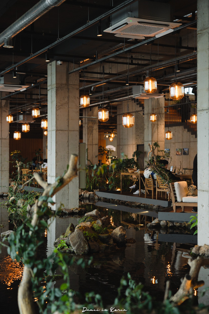 濟州大型咖啡廳推薦!濟州堂 Jejudang Bakery Café-逼真的農作物麵包,宛如走進農園的室內空間 - 第12張圖 濟州大型咖啡廳推薦!濟州堂 Jejudang Bakery Café-逼真的農作物麵包,宛如走進農園的室內空間