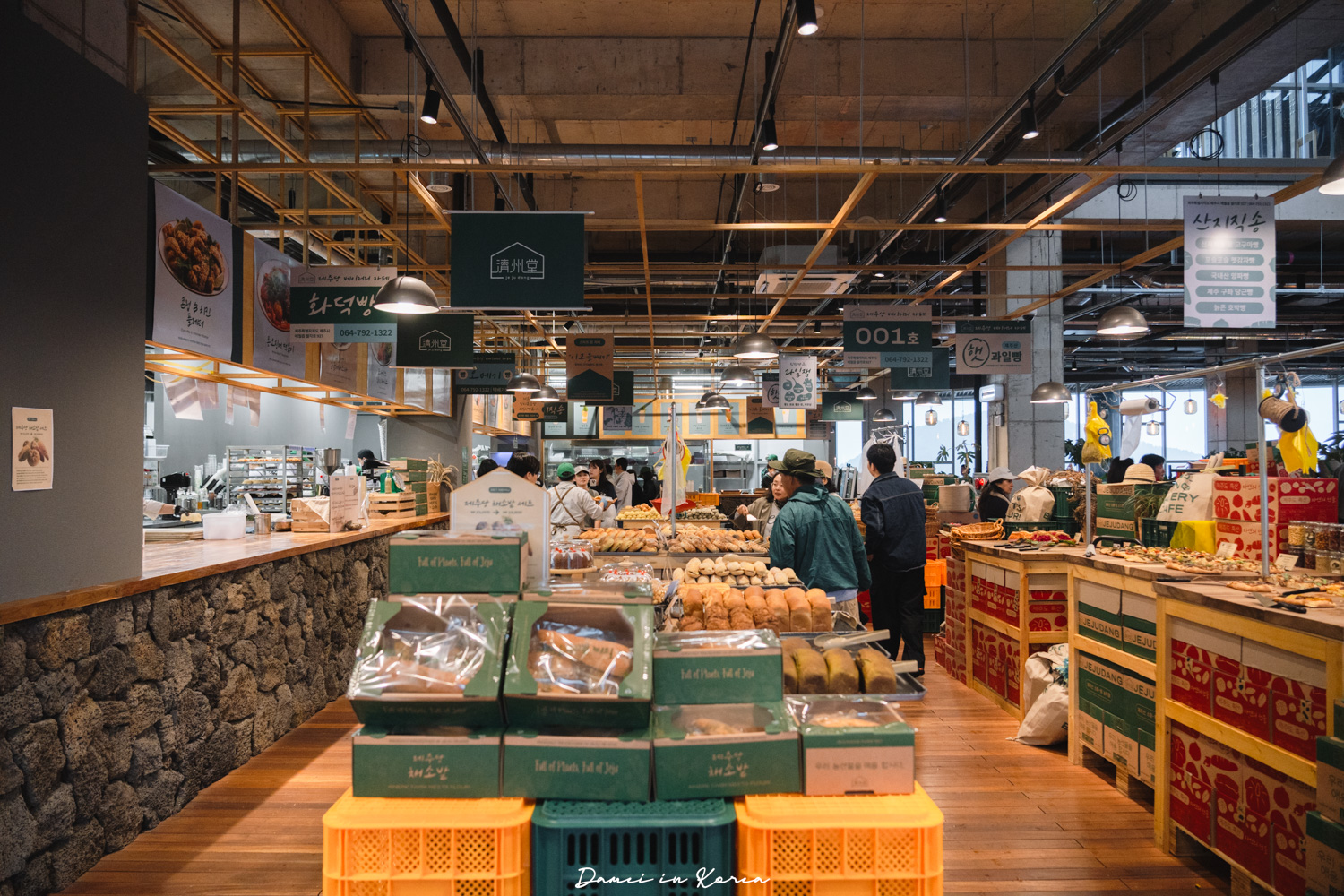 濟州大型咖啡廳推薦!濟州堂 Jejudang Bakery Café-逼真的農作物麵包,宛如走進農園的室內空間 - 第16張圖 濟州大型咖啡廳推薦!濟州堂 Jejudang Bakery Café-逼真的農作物麵包,宛如走進農園的室內空間
