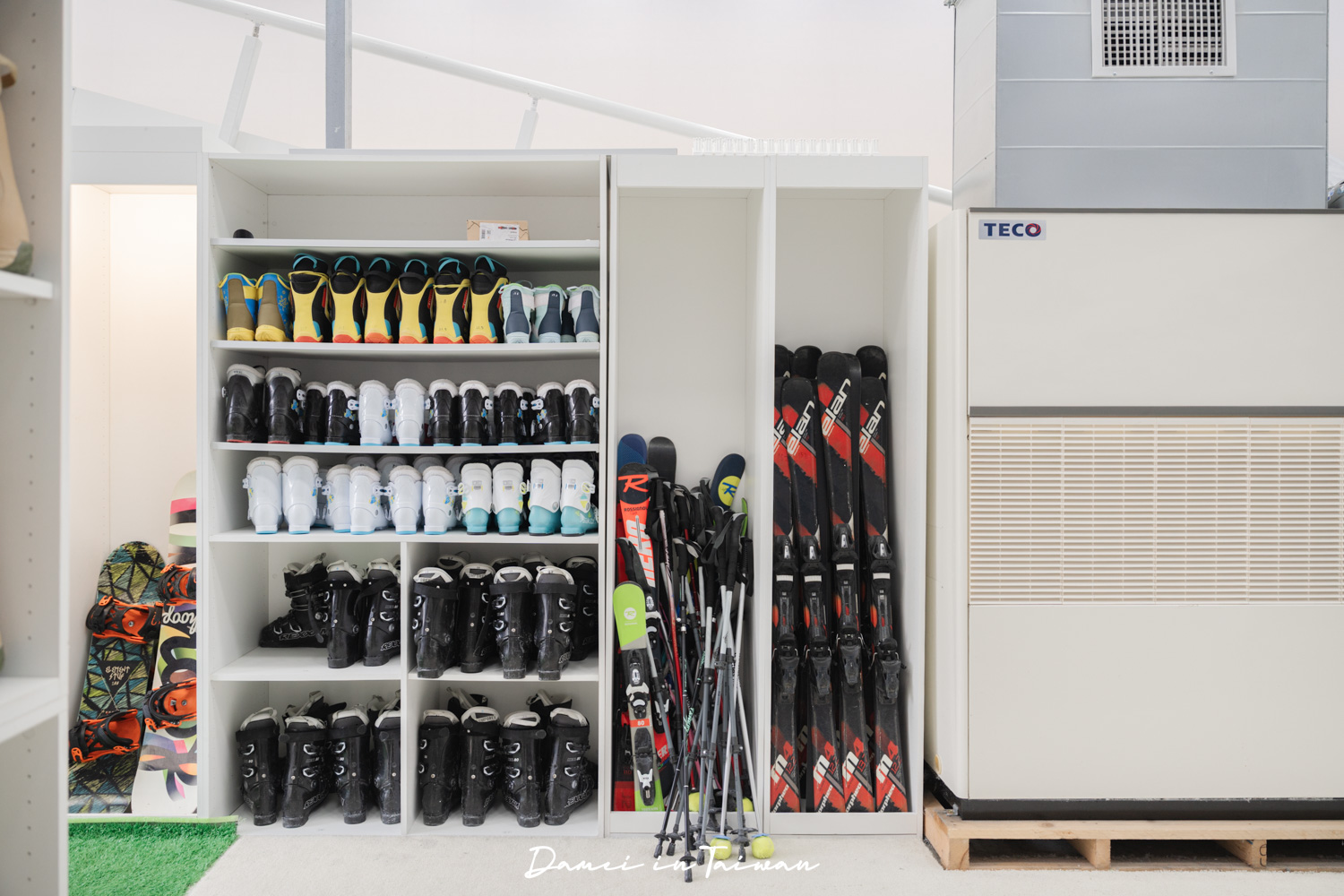 高雄滑雪學校推薦！王子室內滑雪學校-單板課程體驗心得、課程費用公開