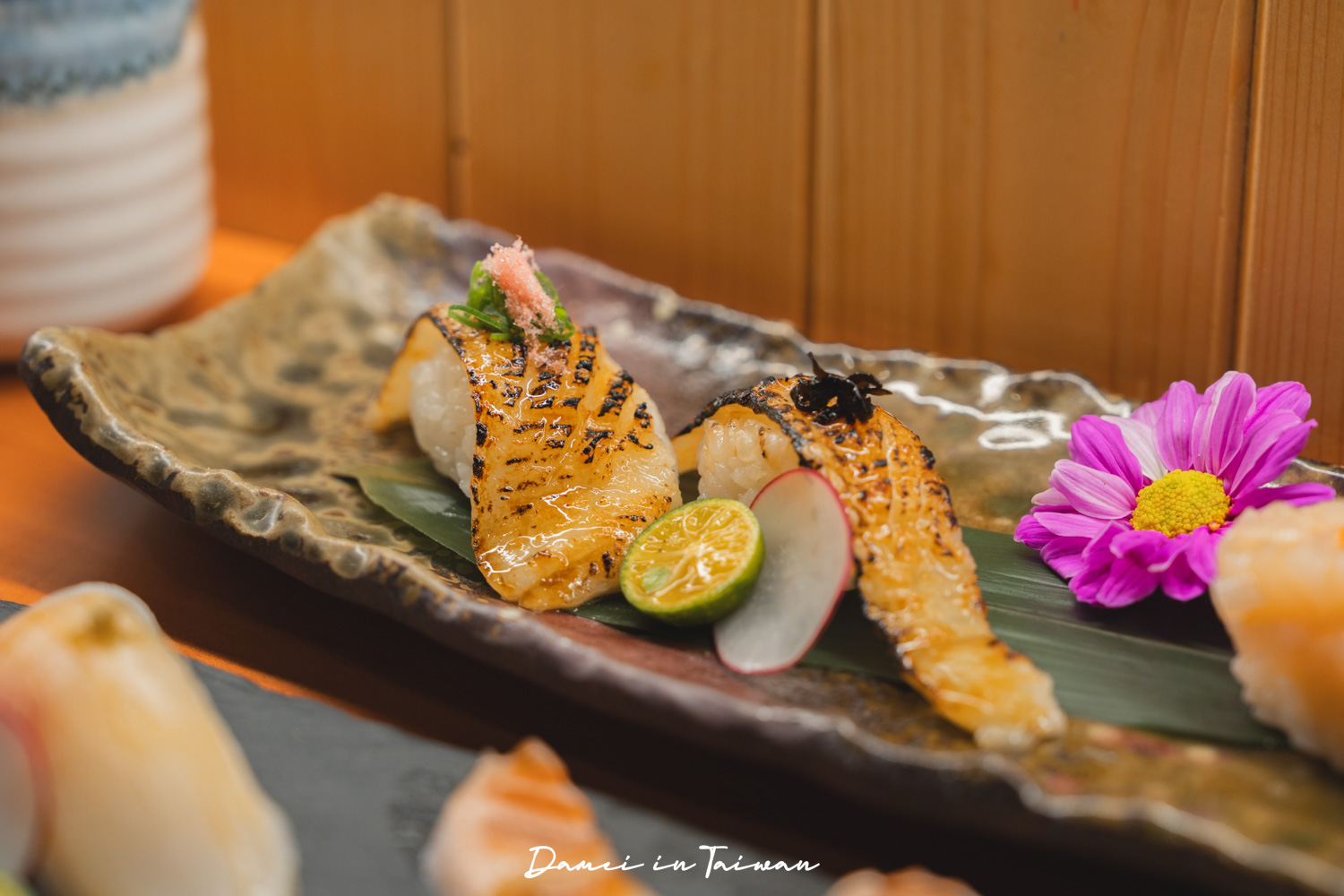 逢甲美食推薦「稻鮨板前吞食」厚切又新鮮的生魚片,擺盤也十分用心 - 第21張圖 逢甲美食推薦「稻鮨板前吞食」厚切又新鮮的生魚片,擺盤也十分用心