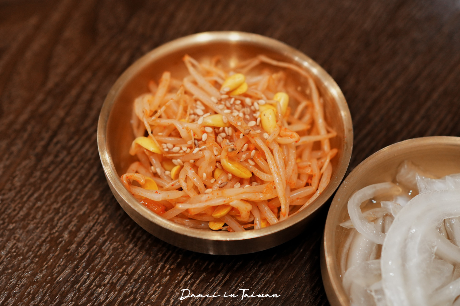台北豬肉湯飯推薦！釜山湯飯부산국밥-新鮮豬骨熬煮，附近上班族的口袋名單