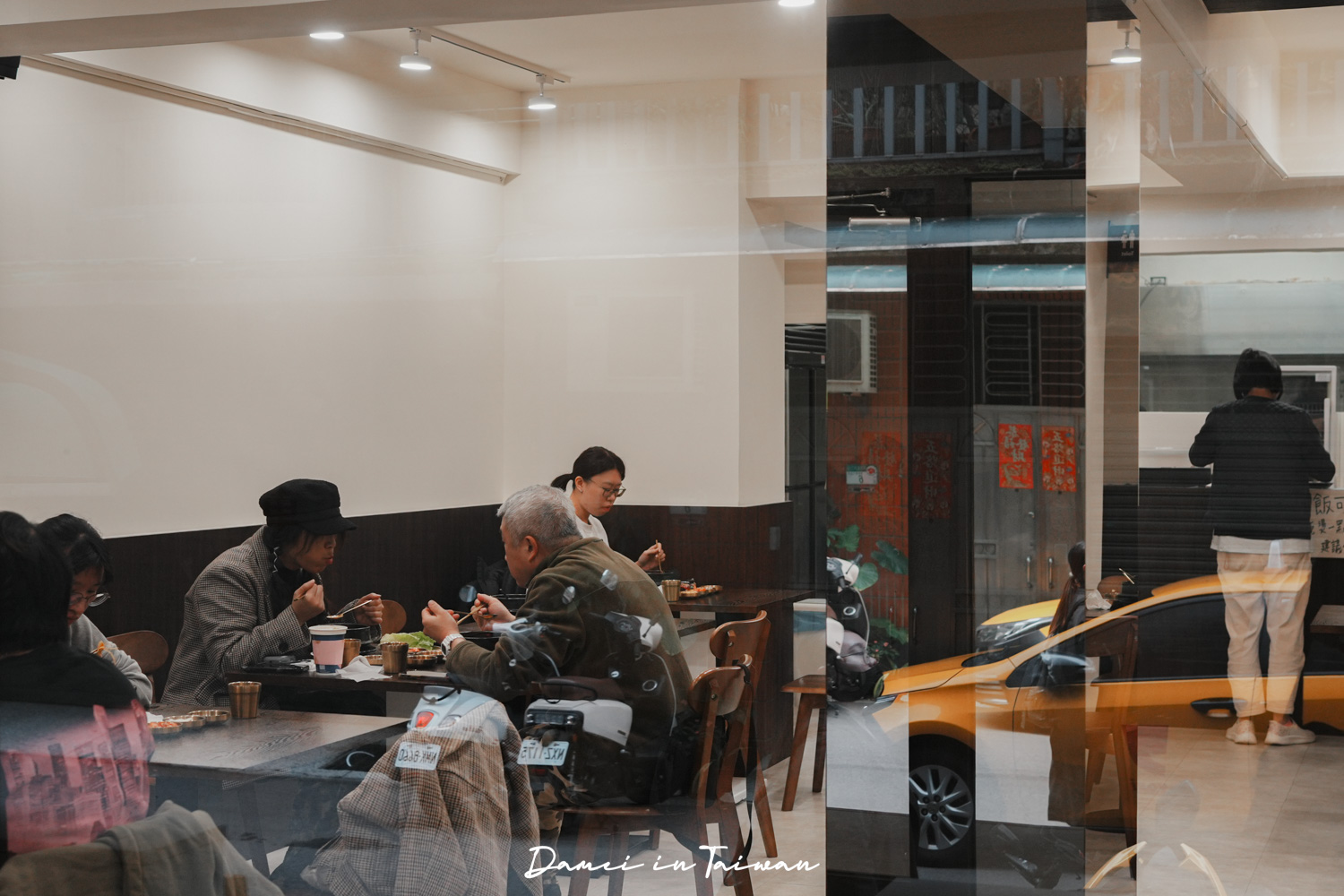 台北豬肉湯飯推薦！釜山湯飯부산국밥-新鮮豬骨熬煮，附近上班族的口袋名單