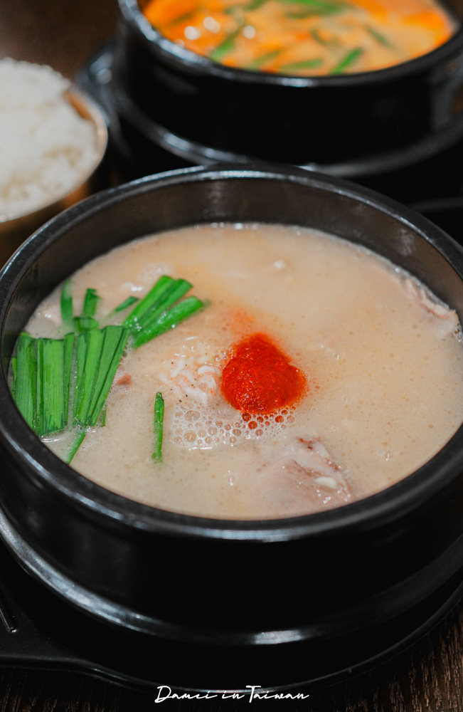 台北豬肉湯飯推薦！釜山湯飯부산국밥-新鮮豬骨熬煮，附近上班族的口袋名單
