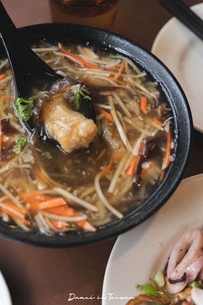 金山美食推薦「阿嬤家漁村料理」2025米其林必比登推薦！假日永遠客滿，多種新鮮海鮮的家常菜餐廳