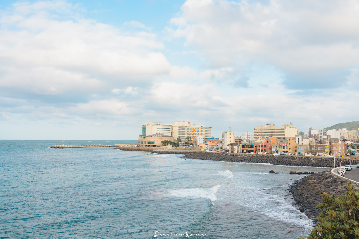 龍頭岩、龍淵峽谷|鄰近濟州機場,從市區就能抵達的自然奇景! - 第14張圖 龍頭岩、龍淵峽谷|鄰近濟州機場,從市區就能抵達的自然奇景!