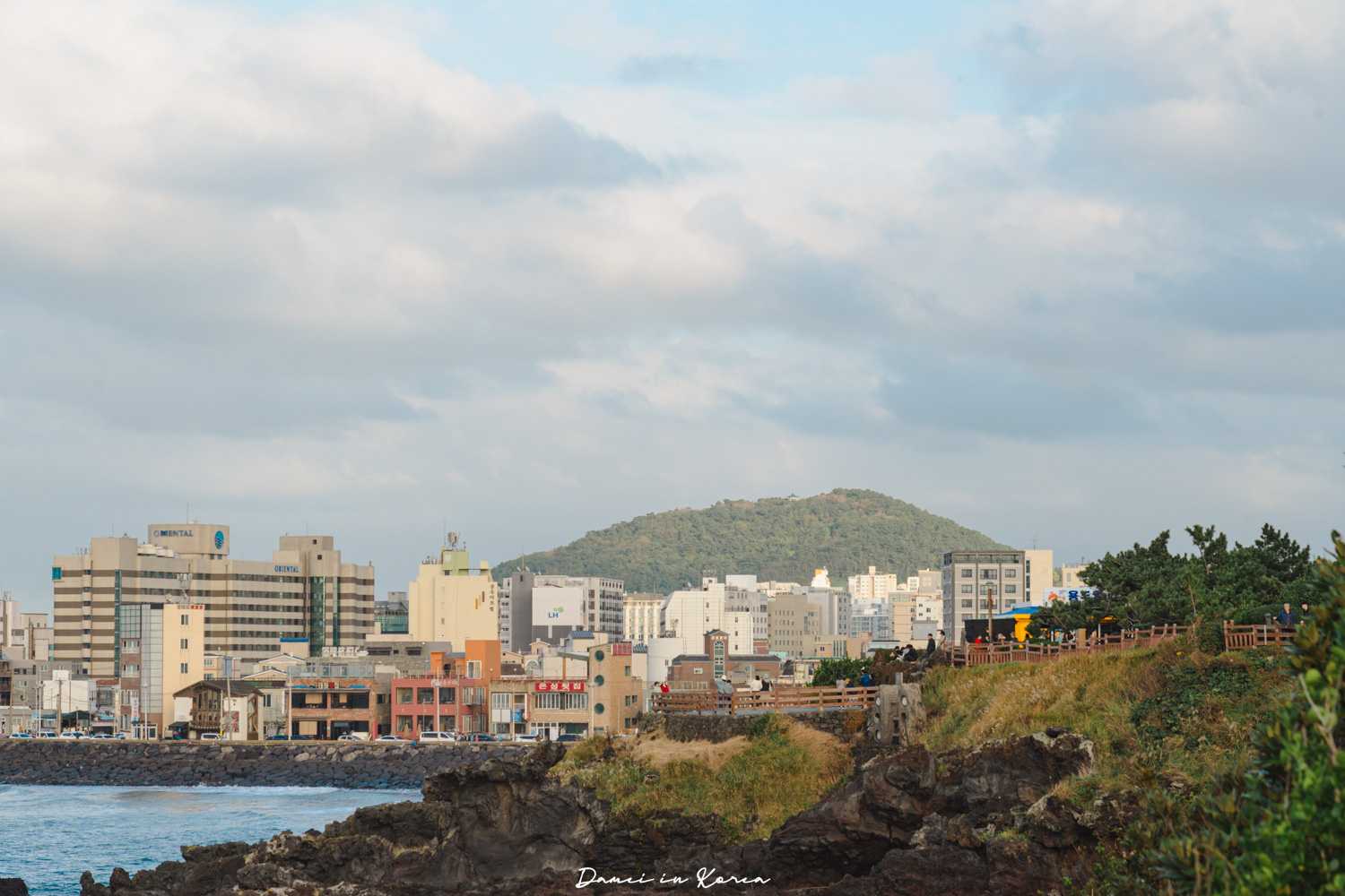 龍頭岩、龍淵峽谷|鄰近濟州機場,從市區就能抵達的自然奇景! - 第23張圖 龍頭岩、龍淵峽谷|鄰近濟州機場,從市區就能抵達的自然奇景!
