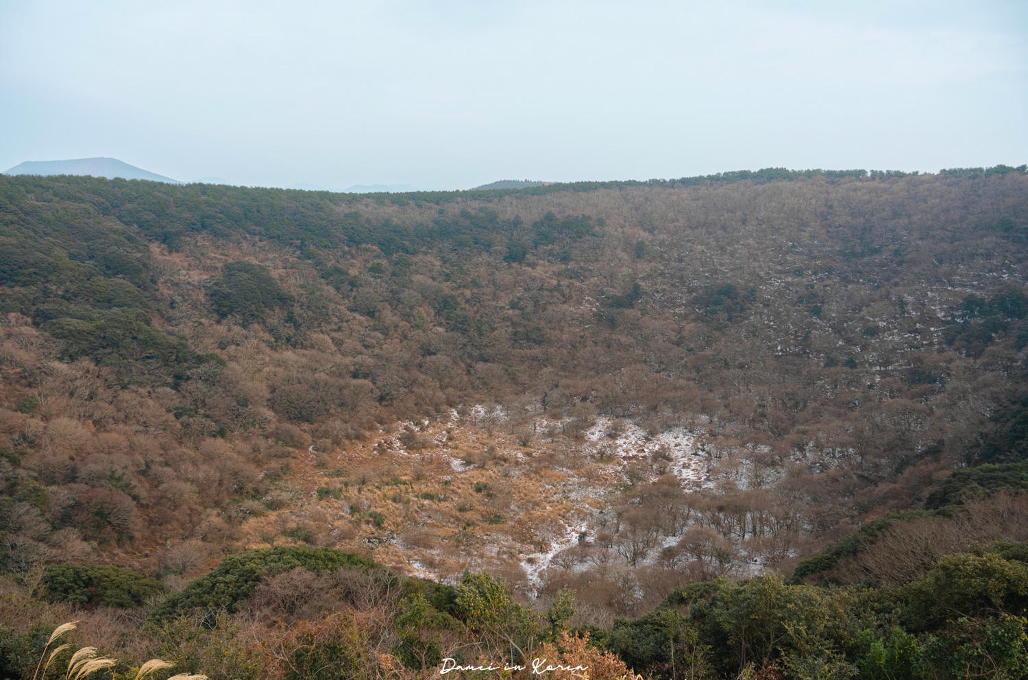 濟州島秋日必去！山君不離산굼부리-獨特火山凹地，冬季積雪更迷人