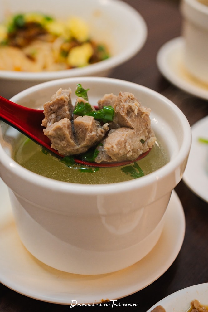 師大美食推薦！麗江南洋風味麵食館-必吃乾拌巴巴絲！學生族最愛的小吃店