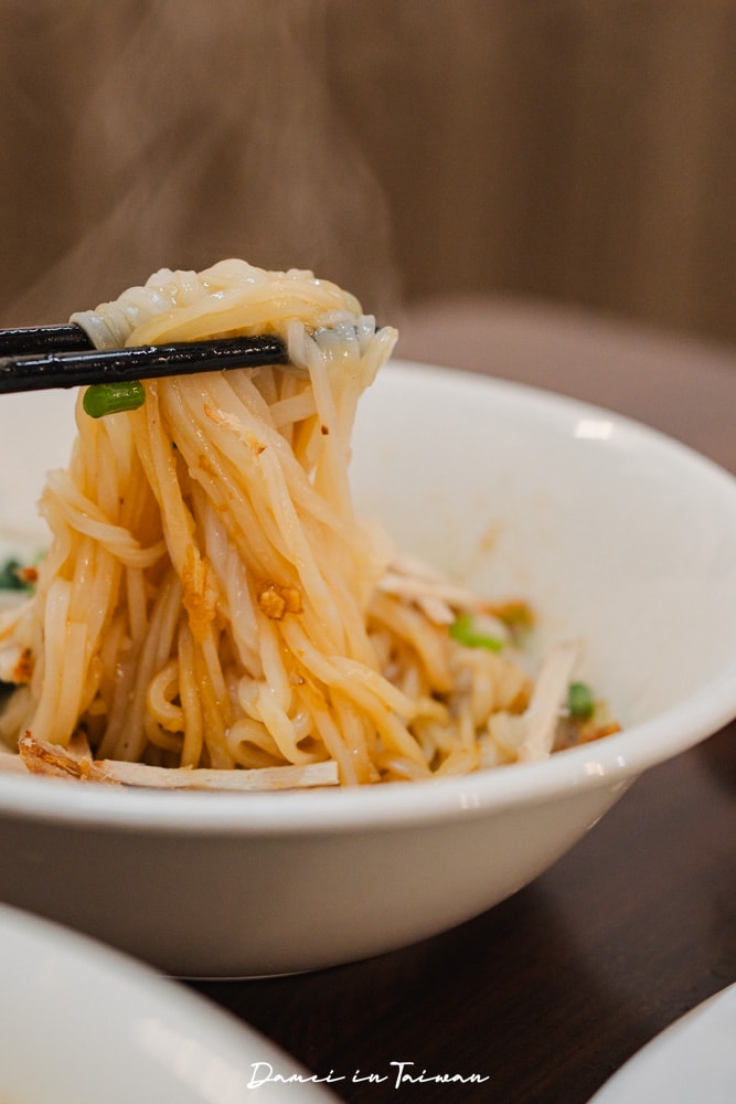師大美食推薦！麗江南洋風味麵食館-必吃乾拌巴巴絲！學生族最愛的小吃店