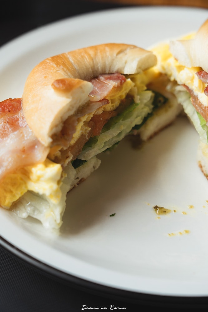 濟州島咸德海灘美食「Uncle Pretzel Bagel」藏在濟州島小房子裡的鹼水麵包，好拍又好吃