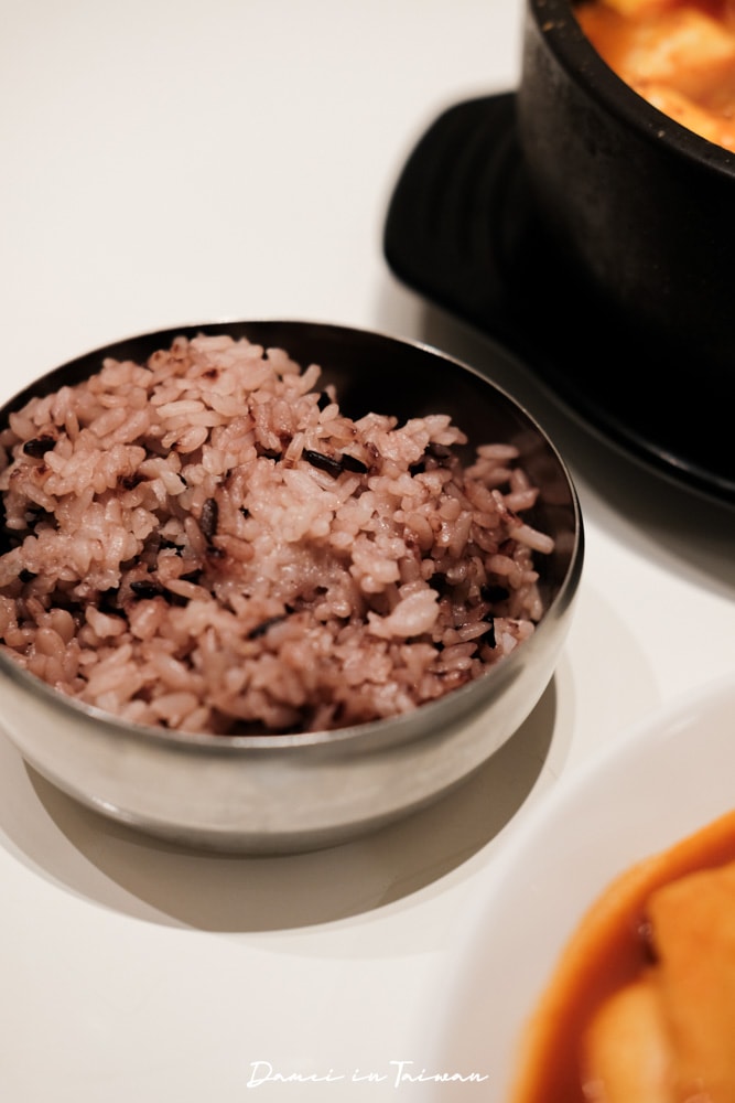 台北東區平價韓式料理「七號CHiHAO敦化」低調卻很有人氣的巷弄美食！外送單總是非常多