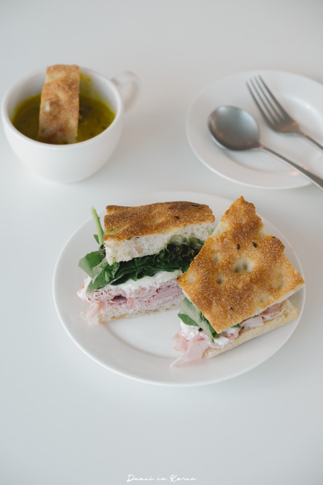 東大門早午餐推薦「andwich 앤드위치」人氣手工佛卡夏專賣,窯烤披薩也不容錯過 - 第17張圖 東大門早午餐推薦「andwich 앤드위치」人氣手工佛卡夏專賣,窯烤披薩也不容錯過