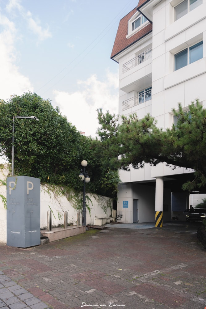 濟州島西歸浦住宿「heyy,seogwipo」一晚不到千元的海景飯店,鄰近天地淵瀑布 - 第3張圖 濟州島西歸浦住宿「heyy,seogwipo」一晚不到千元的海景飯店,鄰近天地淵瀑布