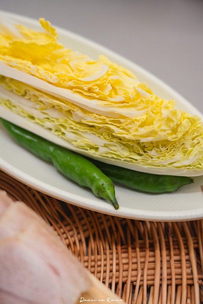 海洋麵條국수바다 본점-西歸浦人氣美食，熬煮12小時豬骨湯搭熟成生麵