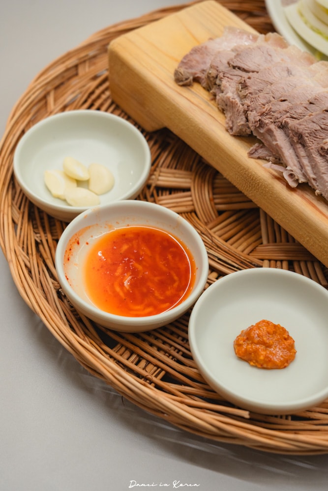 海洋麵條국수바다 본점-西歸浦人氣美食，熬煮12小時豬骨湯搭熟成生麵