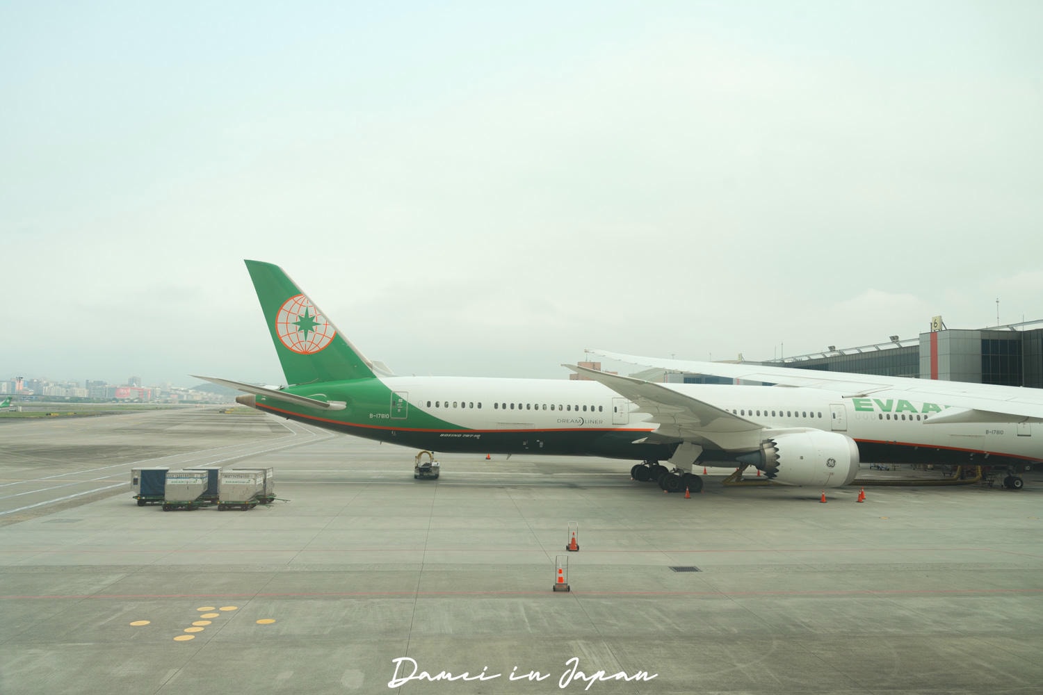 台北東京機票｜長榮航空BR198、BR191波音787-10『台北-成田』經濟艙座位與餐點開箱
