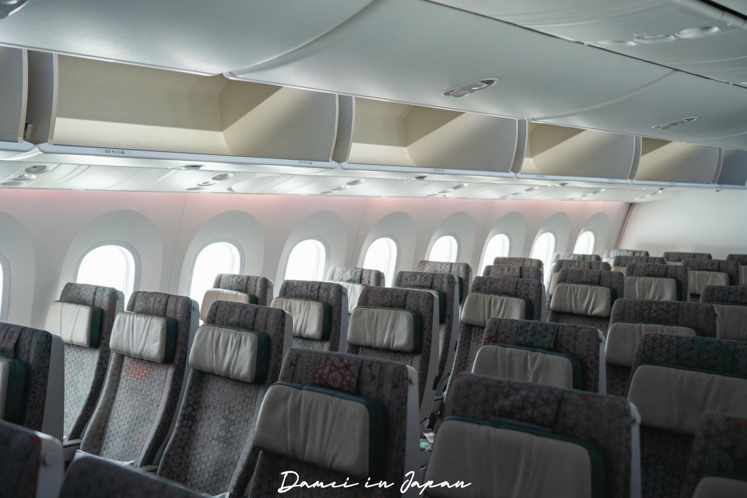 台北東京機票｜長榮航空BR198、BR191波音787-10『台北-成田』經濟艙座位與餐點開箱
