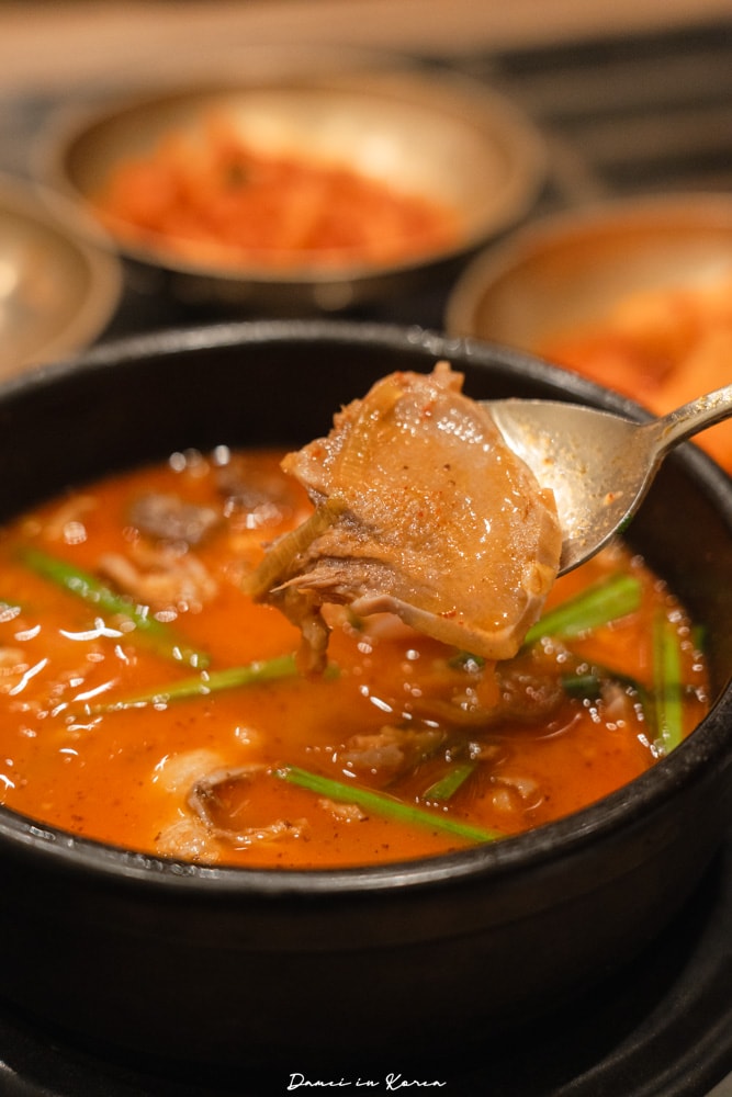 青瓦屋청와옥-首爾人氣豬肉血腸湯飯，連續5年獲得藍緞帶推薦