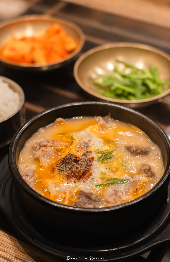 青瓦屋청와옥-首爾人氣豬肉血腸湯飯，連續5年獲得藍緞帶推薦