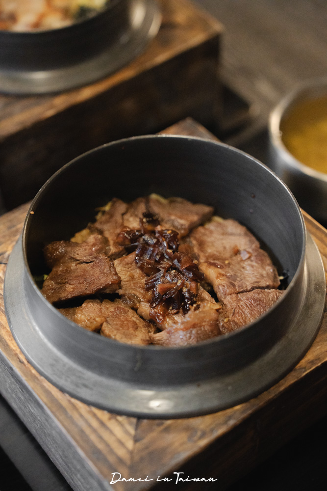 士林美食「金美麗人韓國直火釜飯專賣店」不用飛韓國也能吃到人氣釜飯，士林捷運站三分鐘！