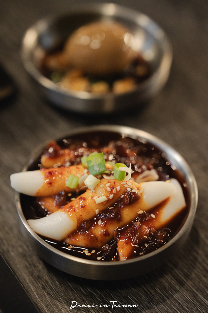 士林美食「金美麗人韓國直火釜飯專賣店」不用飛韓國也能吃到人氣釜飯，士林捷運站三分鐘！