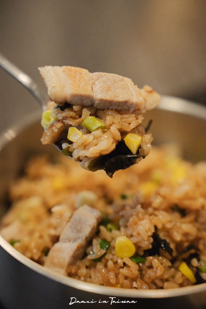 士林美食「金美麗人韓國直火釜飯專賣店」不用飛韓國也能吃到人氣釜飯，士林捷運站三分鐘！